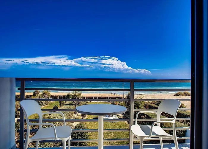 別荘 Luxury Beachfront With Private Pool, Private Beach, Yoga & Sea Adventures