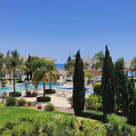 Luxury Beachfront With Private Pool, Private Beach, Yoga & Sea Adventures בית נופש *