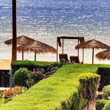 Luxury Beachfront With Private Pool, Yoga & Sea Adventures *