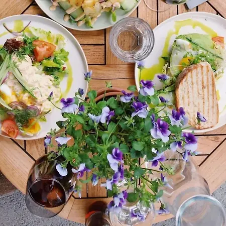 Luxury Beachfront With Private Pool, Private Beach, Yoga & Sea Adventures בית נופש