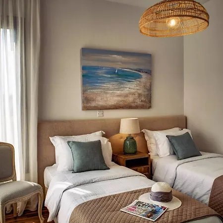 Luxury Beachfront With Private Pool, Private Beach, Yoga & Sea Adventures Сasa de vacaciones Lárnaca