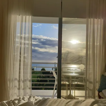 Luxury Beachfront With Private Pool, Private Beach, Yoga & Sea Adventures * Lárnaca